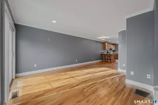 527 West Thames St, Norwich, CT 06360 - Photo 11