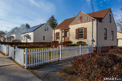 496 Burnsford Avenue, Bridgeport, CT 06606 - Photo 3