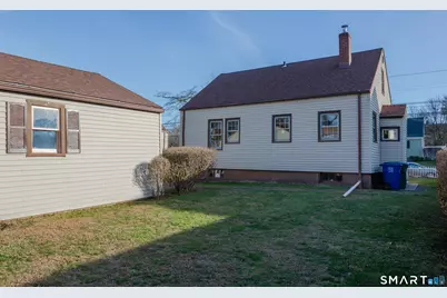 496 Burnsford Avenue, Bridgeport, CT 06606 - Photo 5