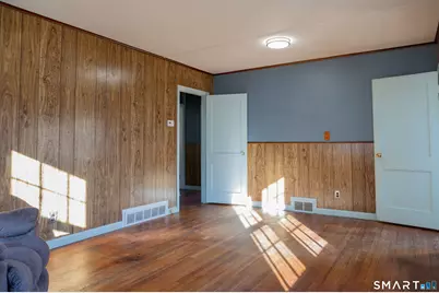 496 Burnsford Avenue, Bridgeport, CT 06606 - Photo 11