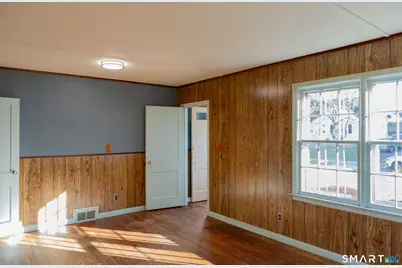 496 Burnsford Avenue, Bridgeport, CT 06606 - Photo 9