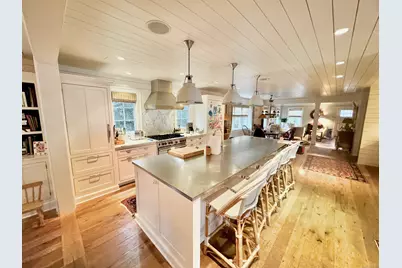 9 Barclay Court, Norwalk, CT 06853 - Photo 1