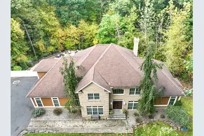 4 Southdown Drive, Bristol, CT 06010 - Photo 3