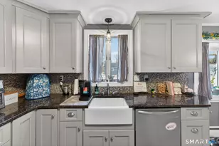 18 Evergreen St, Norwich, CT 06360 - Photo 9