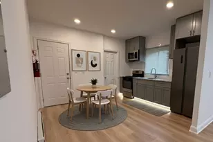 98 Franklin Ave, Hartford, CT 06114 - Photo 3