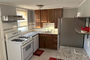 129 Douglas St, Hartford, CT 06114 - Photo 5