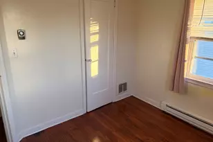 129 Douglas St, Hartford, CT 06114 - Photo 13