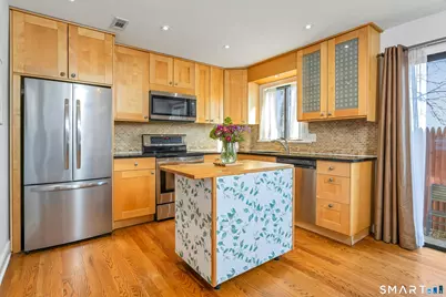 2 Dover Street #APT 5, Norwalk, CT 06850 - Photo 7