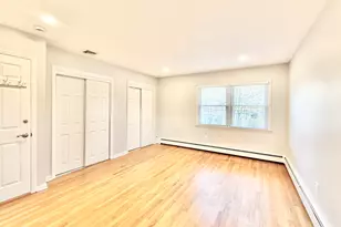 36 Center Dr, Greenwich, CT 06870 - Photo 7