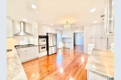 36 Center Drive, Greenwich, CT 06870 - Photo 13