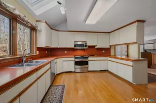 97 W Main St, East Lyme, CT 06357 - Photo 5