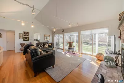 4 Stonewall Lane, Woodbridge, CT 06525 - Photo 9