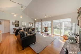 4 Stonewall Ln, Woodbridge, CT 06525 - Photo 9