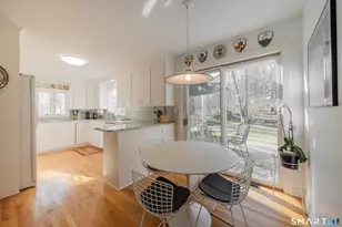 4 Stonewall Ln, Woodbridge, CT 06525 - Photo 5