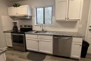 136 High Path Rd, Windsor, CT 06095 - Photo 3