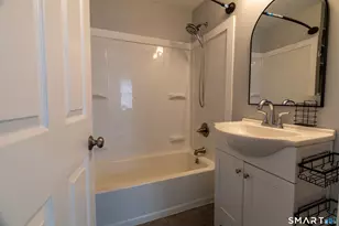 90 School St, New London, CT 06320 - Photo 21