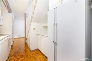 10 Pepperidge Ct, Simsbury, CT 06070 - Photo 9