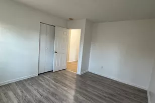 18 W Hills Rd, New Haven, CT 06515 - Photo 5