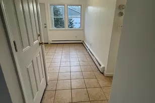 18 W Hills Rd, New Haven, CT 06515 - Photo 3