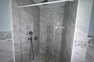 23 Harding Pl, New Haven, CT 06511 - Photo 5