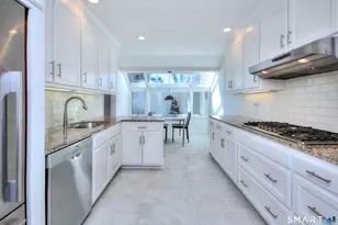 112 Harvest Cmns, Westport, CT 06880 - Photo 11