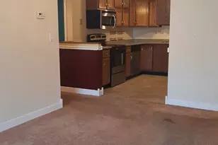 72 Perry St, Putnam, CT 06260 - Photo 9