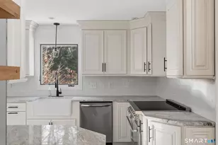 95 Moravia Rd, Avon, CT 06001 - Photo 13