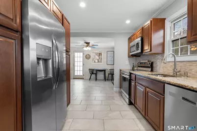 24 Yates Street, West Haven, CT 06516 - Photo 9