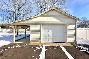 80 Southwest Ave, Windsor Locks, CT 06096 - Photo 17