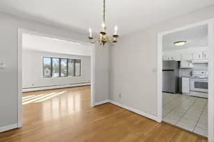 8 Cherryfield Dr, West Hartford, CT 06107 - Photo 9