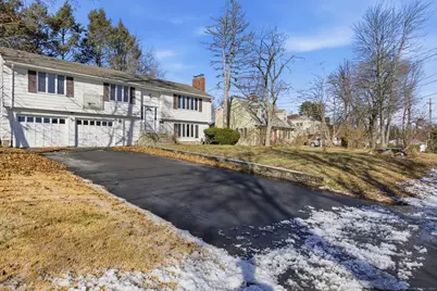 8 Cherryfield Drive, West Hartford, CT 06107 - Photo 3