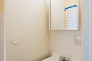 8 Edgar St, New Haven, CT 06519 - Photo 7