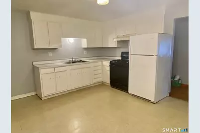 2015 Corbin Avenue, New Britain, CT 06053 - Photo 5