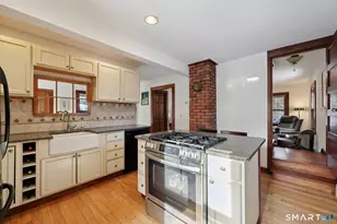 24 Railroad Ave, Madison, CT 06443 - Photo 9