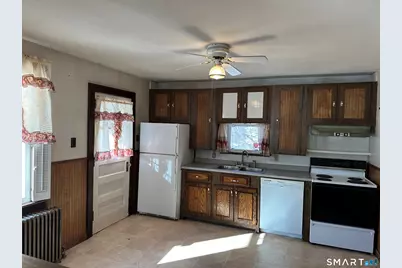 67 Clover Street, Waterbury, CT 06706 - Photo 3