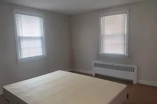 27 Lydall St, Manchester, CT 06042 - Photo 9