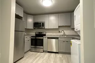 1271 Washington St, Middletown, CT 06457 - Photo 3