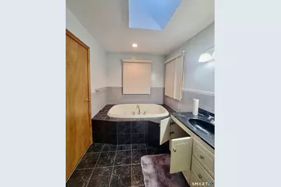 123 Country Club Drive, Windsor, CT 06095 - Photo 9