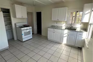 34 York St, Ansonia, CT 06401 - Photo 7