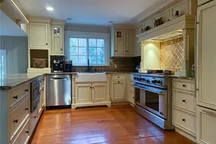 231 Turtle Back Rd, New Canaan, CT 06840 - Photo 13