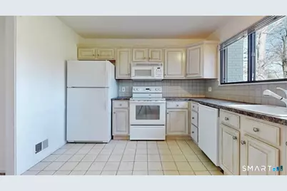 85 Viscount Drive #13B, Milford, CT 06460 - Photo 3