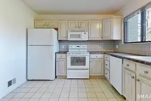 85 Viscount Dr, Milford, CT 06460 - Photo 3