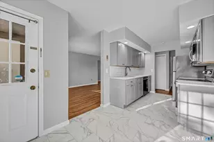 26 Essex Ct, Brookfield, CT 06804 - Photo 5