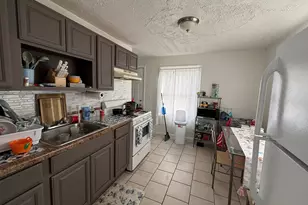 13 Valley Pl N, New Haven, CT 06515 - Photo 3