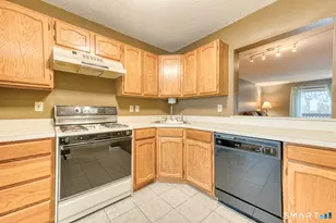 154 Cypress Ct, Torrington, CT 06790 - Photo 3