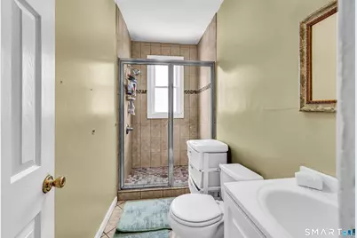 22 Roosevelt Street, Bridgeport, CT 06608 - Photo 9