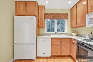 8 Hawthorne Ridge Cir, Trumbull, CT 06611 - Photo 13