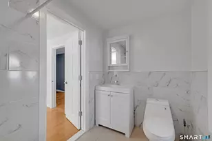 254 Broad St, Norwich, CT 06360 - Photo 9