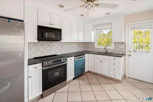 48 Lanell Dr, Stamford, CT 06902 - Photo 5