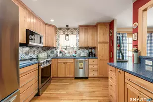 43 Roxbury Ct, East Lyme, CT 06357 - Photo 13